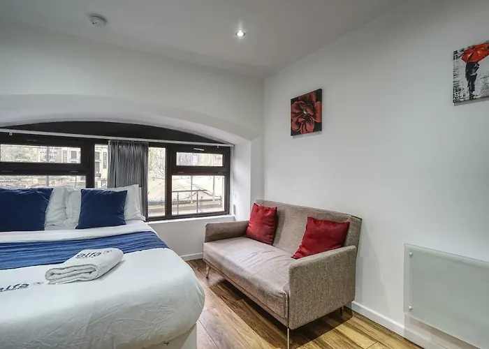 Victoria House * Leeds (West Yorkshire)